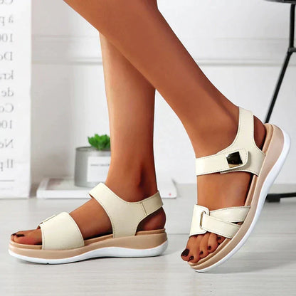 Sandales plates en cuir pour femmes