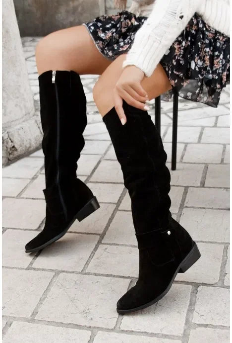 Bottes de soutien élégantes et détaillées