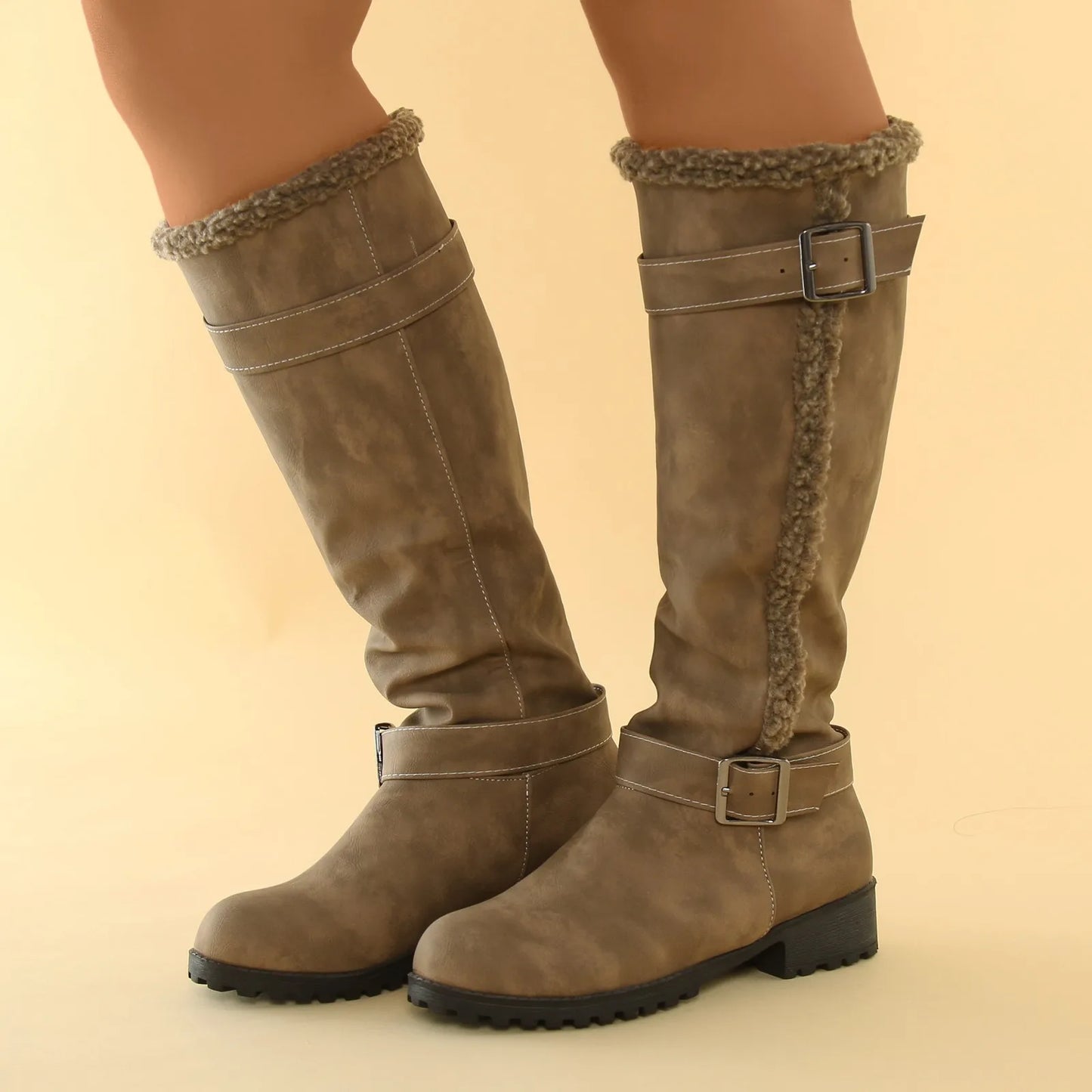 Bottes de soutien élégantes et détaillées