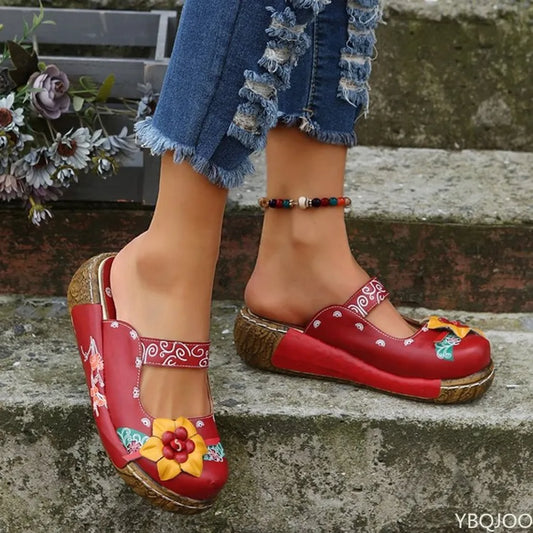 Chaussures d'été à semelles compensées et creuses avec motifs floraux